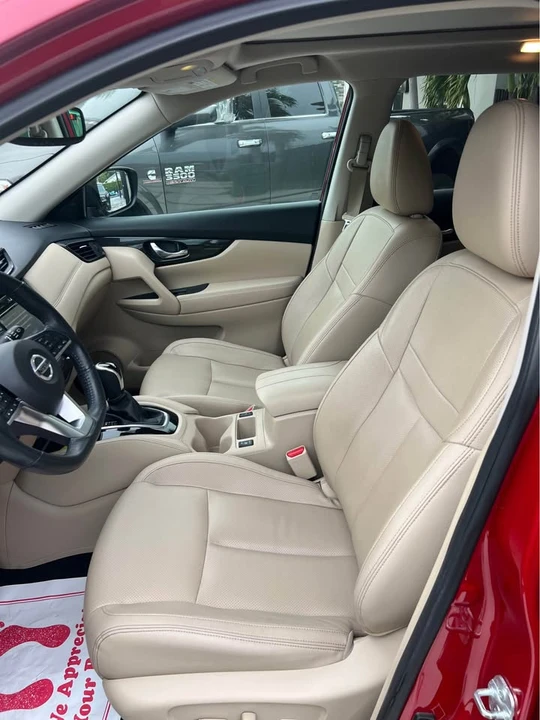 2017 Nissan Rogue - Image 8 of 20
