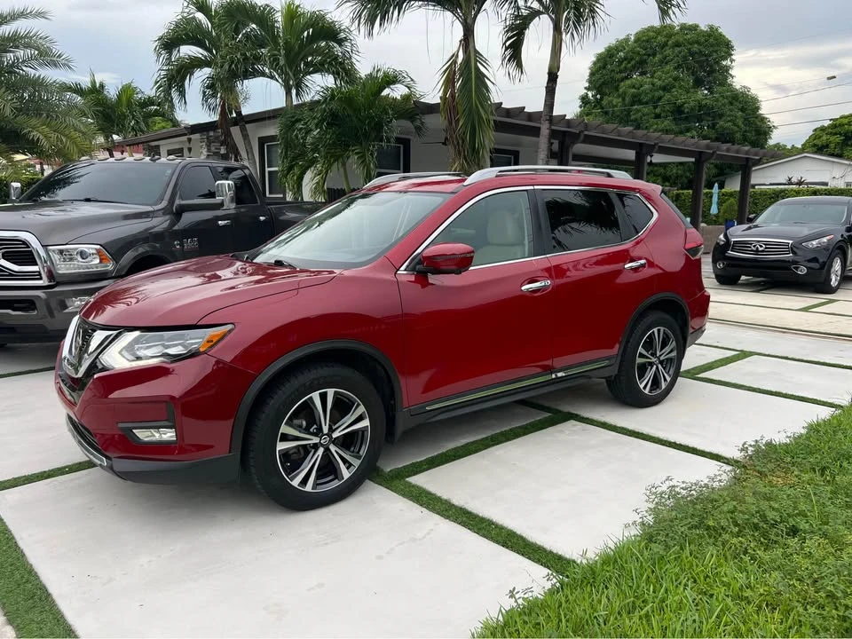 2017 Nissan Rogue - Image 3 of 20