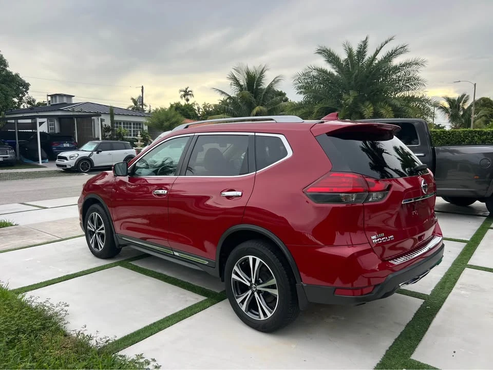 2017 Nissan Rogue - Image 4 of 20