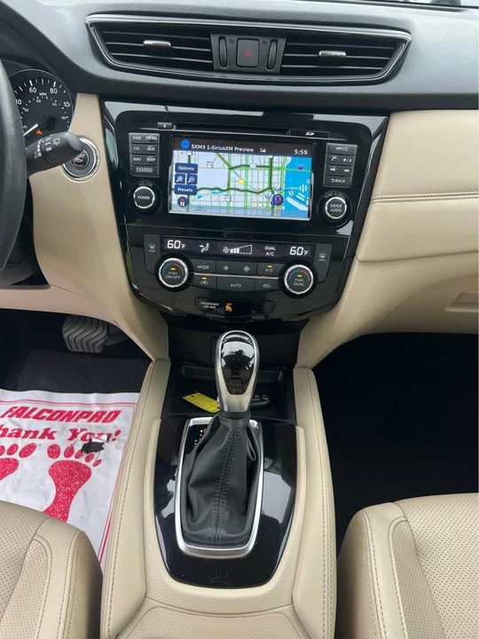 2017 Nissan Rogue - Image 18 of 20