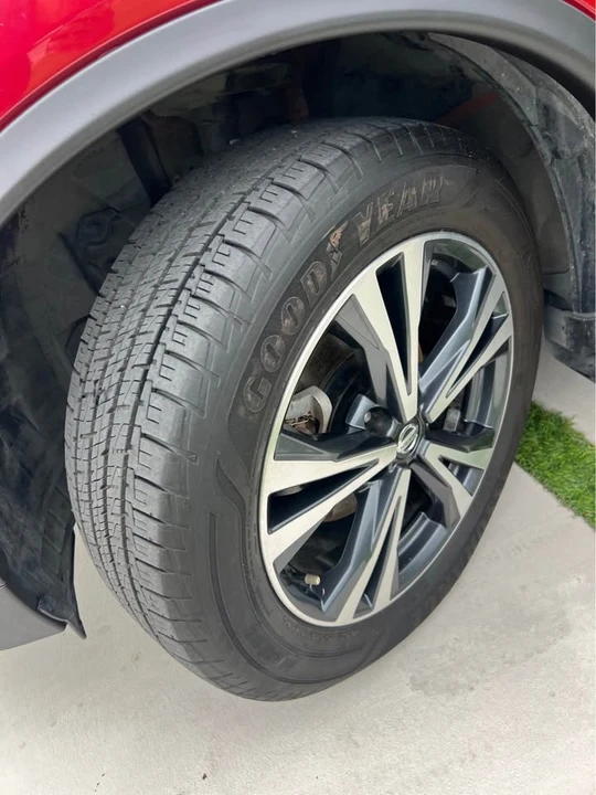 2017 Nissan Rogue - Image 19 of 20