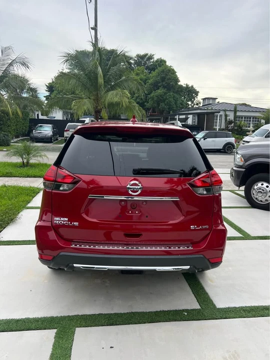 2017 Nissan Rogue - Image 5 of 20