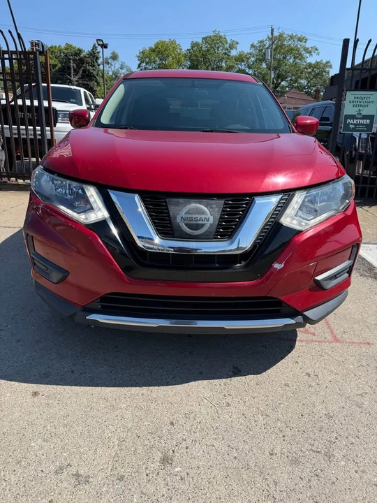 2017 Nissan Rogue - Image 2 of 14