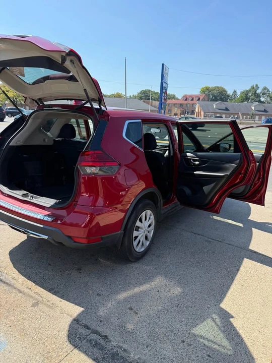 2017 Nissan Rogue - Image 12 of 14