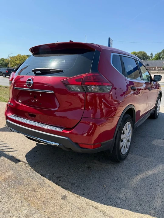 2017 Nissan Rogue - Image 5 of 14
