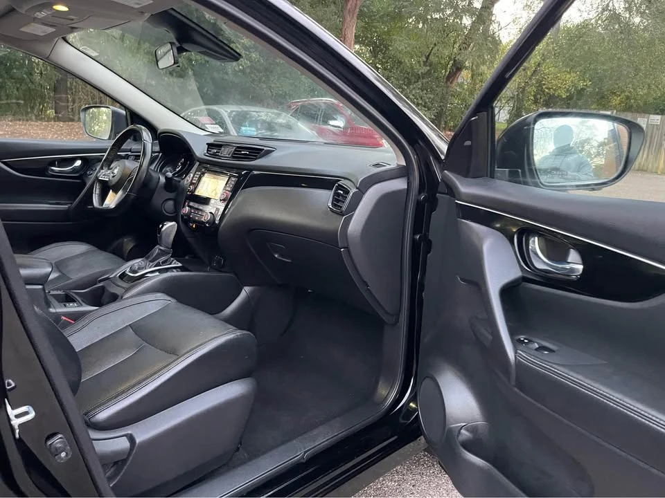 2017 Nissan Rogue - Image 9 of 19