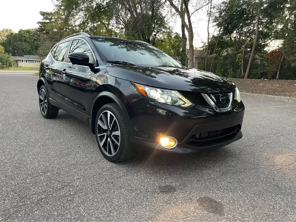 2017 Nissan Rogue - Image 17 of 19