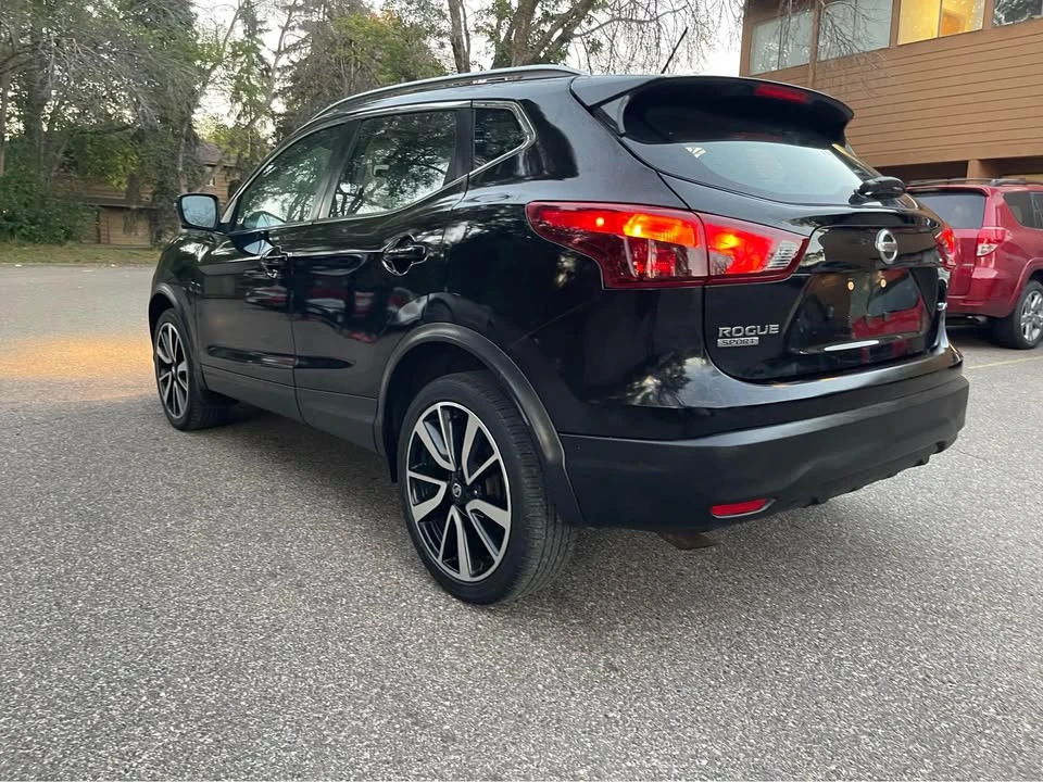 2017 Nissan Rogue - Image 12 of 19