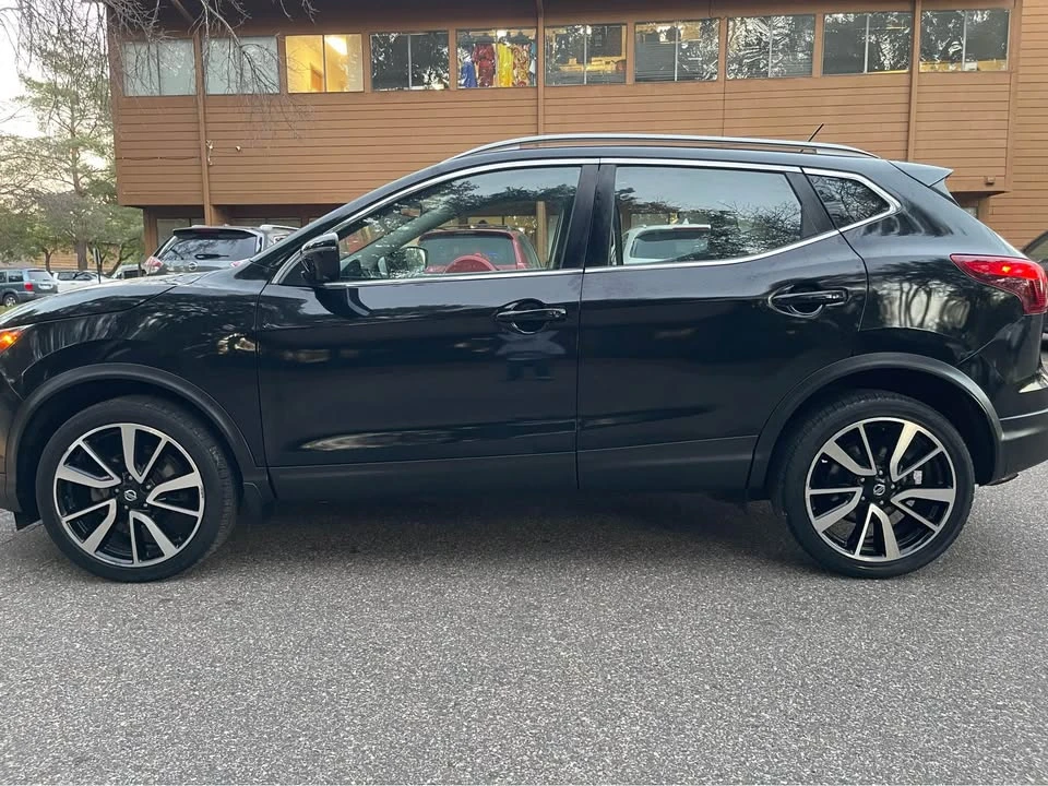 2017 Nissan Rogue - Image 15 of 19