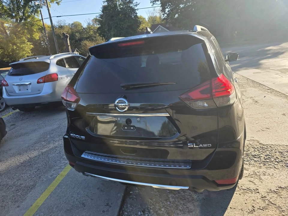 2017 Nissan Rogue - Image 13 of 20