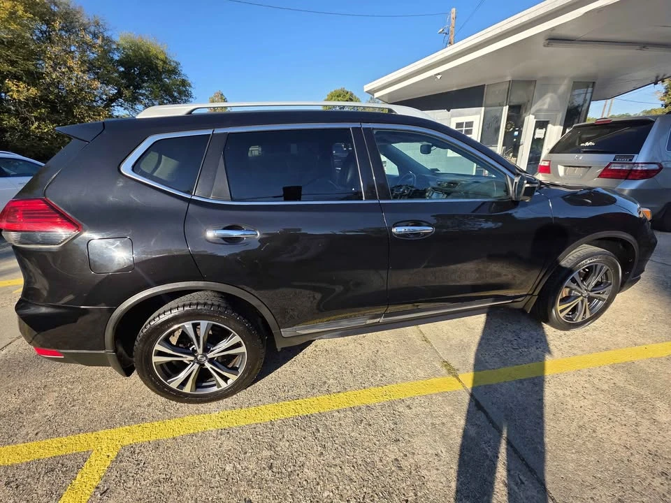 2017 Nissan Rogue - Image 16 of 20