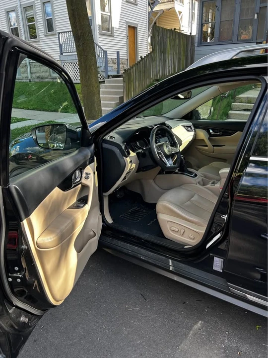 2017 Nissan Rogue - Image 17 of 20