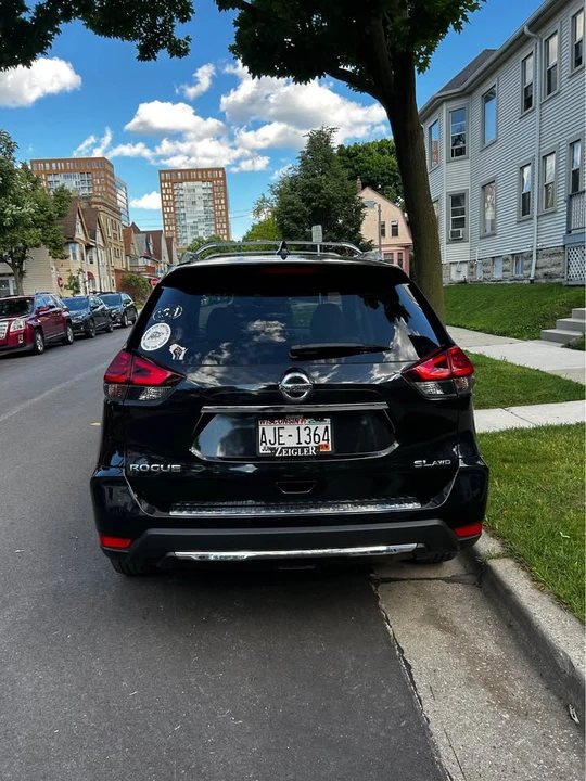 2017 Nissan Rogue - Image 10 of 20