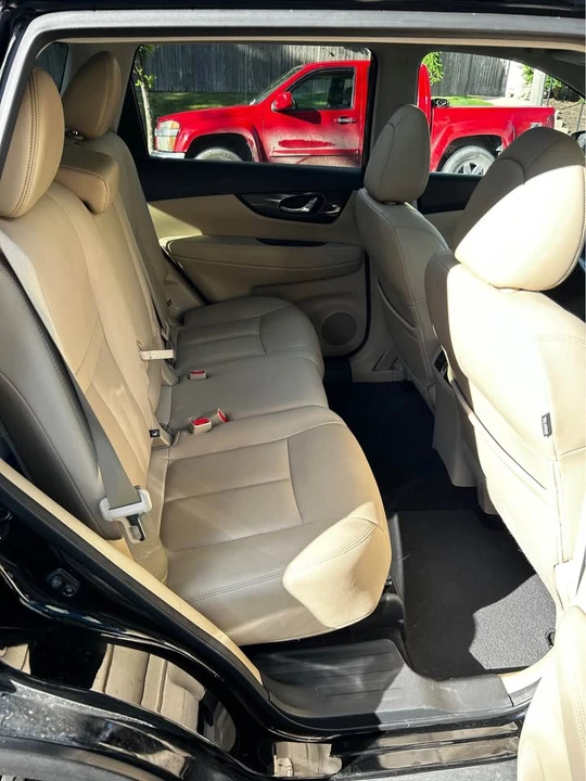 2017 Nissan Rogue - Image 14 of 20
