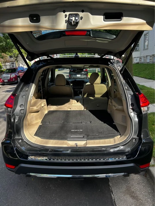 2017 Nissan Rogue - Image 11 of 20