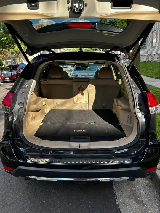 2017 Nissan Rogue - Image 13 of 20