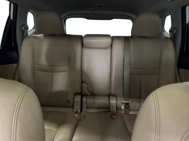 2017 Nissan Rogue - Image 19 of 21