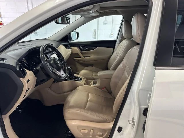 2017 Nissan Rogue - Image 9 of 12
