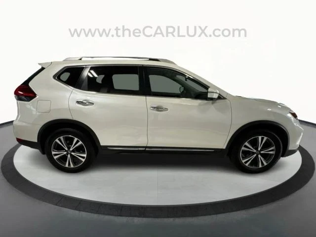 2017 Nissan Rogue - Image 8 of 12
