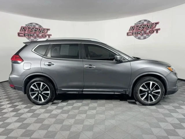 2017 Nissan Rogue - Image 8 of 12