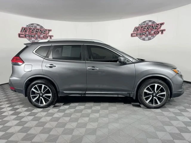 2017 Nissan Rogue - Image 8 of 12