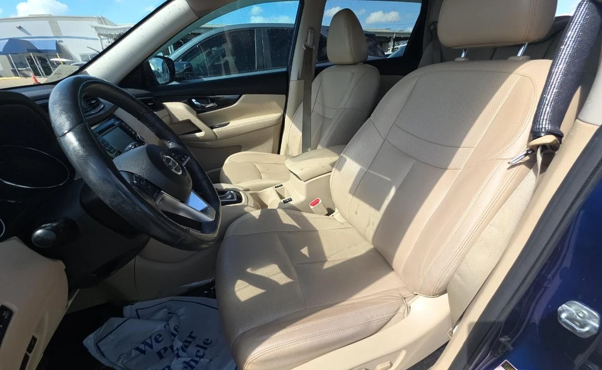 2017 Nissan Rogue - Image 7 of 15