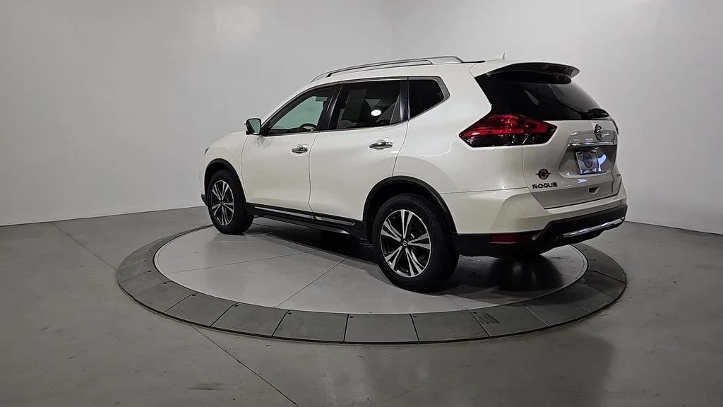 2017 Nissan Rogue - Image 3 of 12
