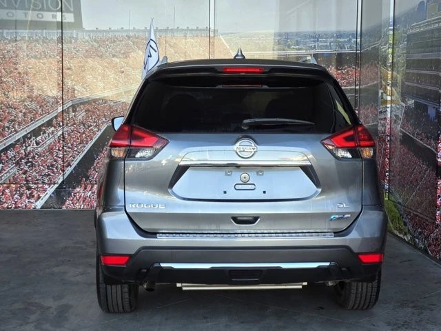 2017 Nissan Rogue - Image 6 of 12