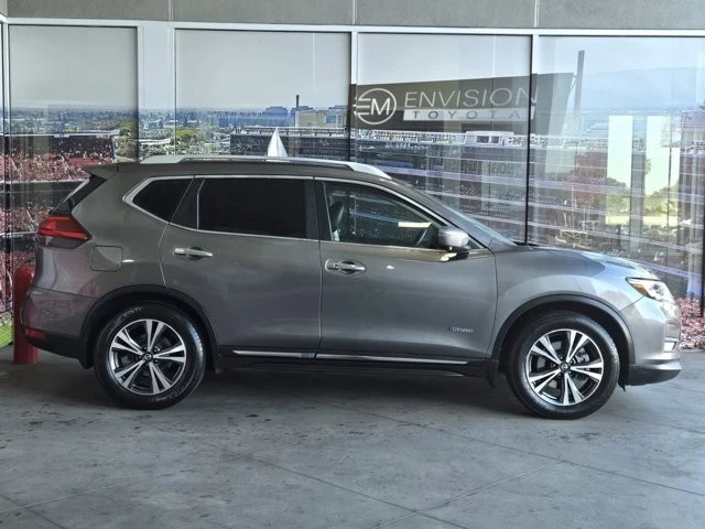 2017 Nissan Rogue - Image 3 of 12