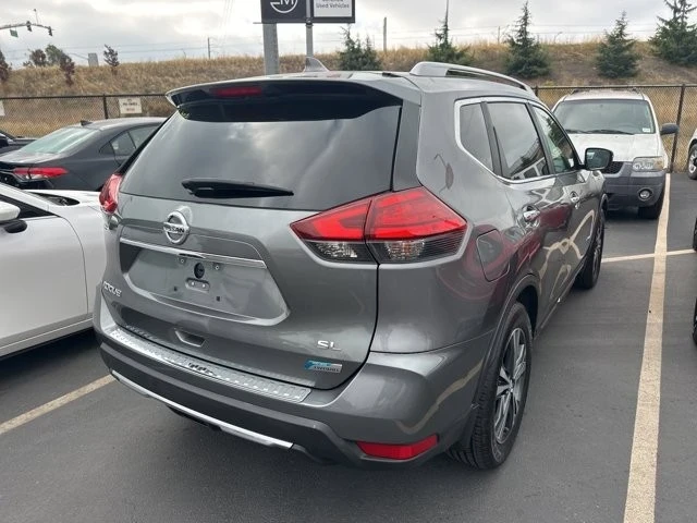 2017 Nissan Rogue - Image 4 of 12
