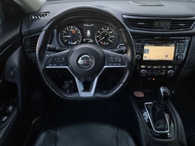 2017 Nissan Rogue - Image 11 of 12
