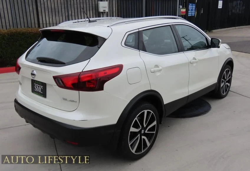 2017 Nissan Rogue - Image 9 of 21