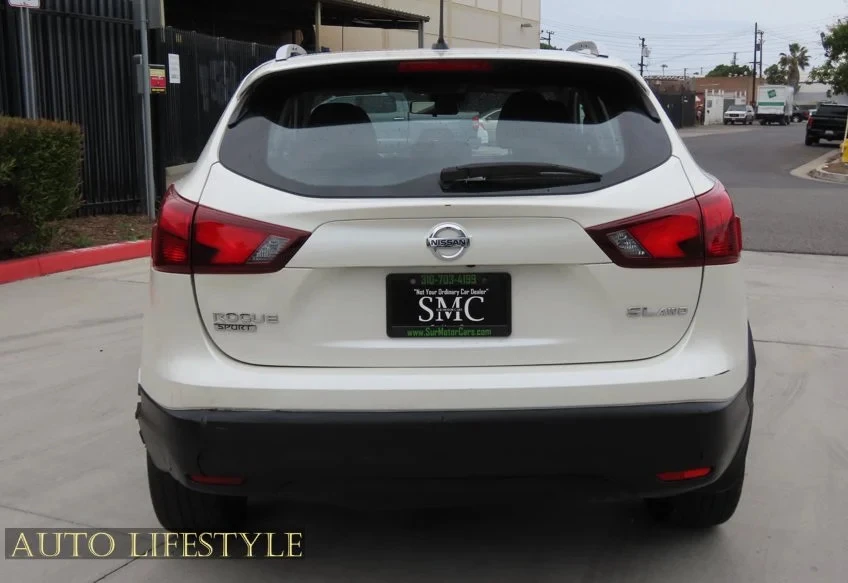 2017 Nissan Rogue - Image 11 of 21