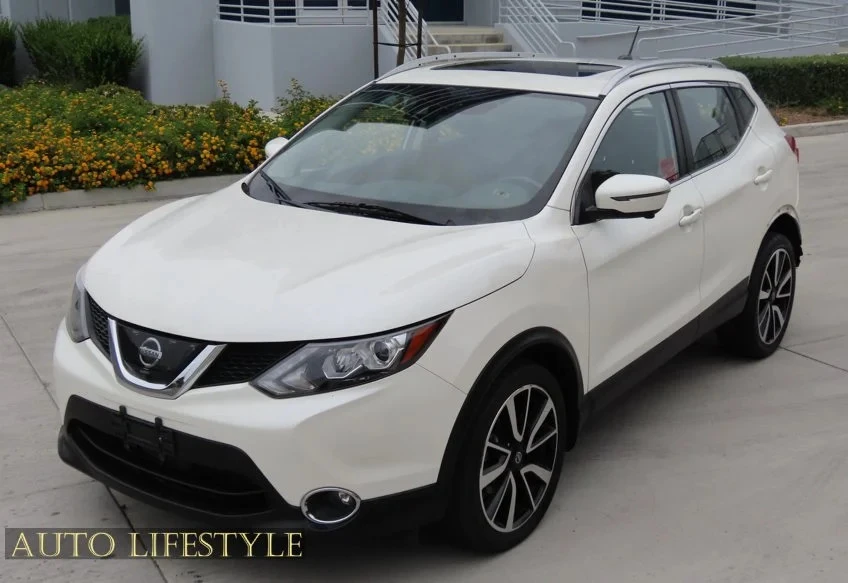 2017 Nissan Rogue - Image 2 of 21