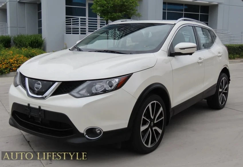 2017 Nissan Rogue - Image 4 of 21