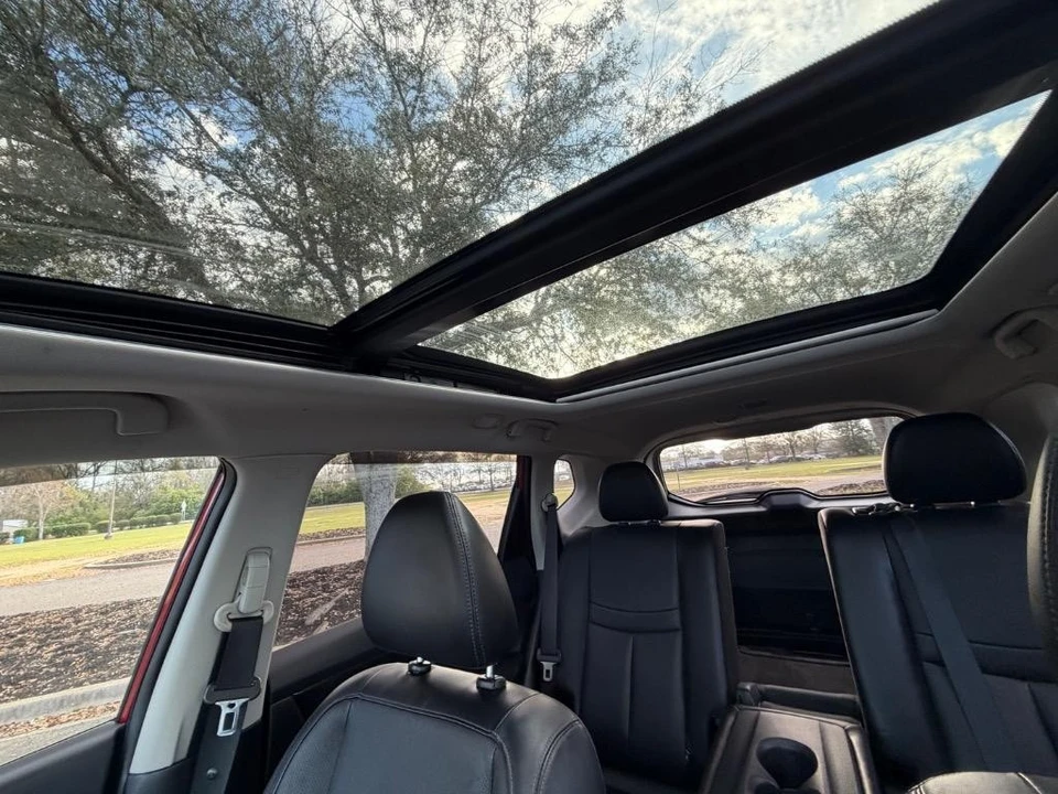 2017 Nissan Rogue - Image 19 of 21