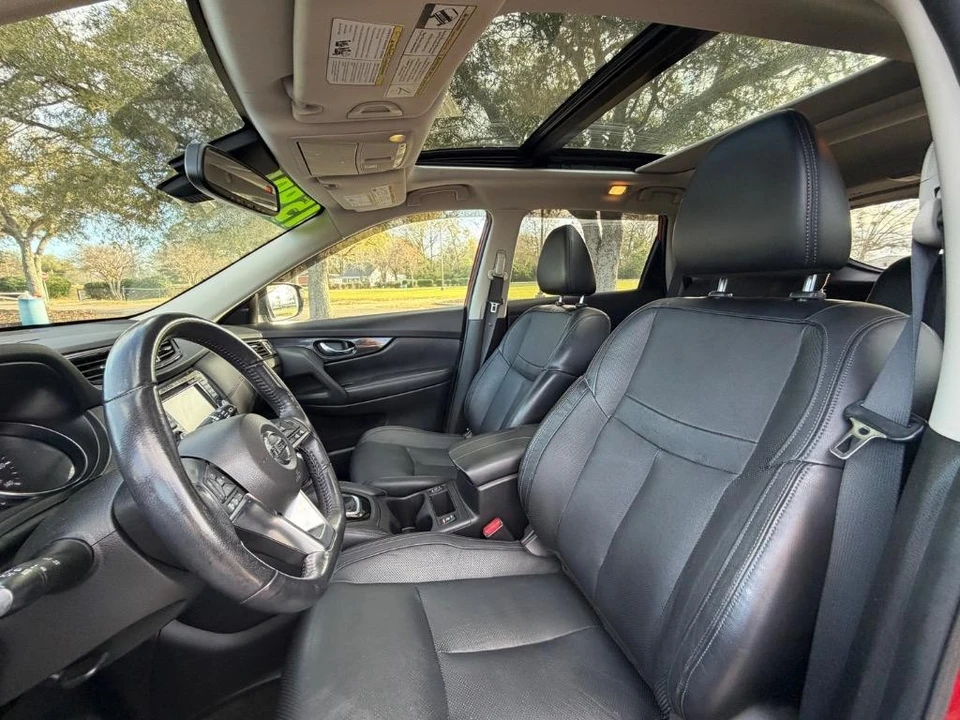 2017 Nissan Rogue - Image 8 of 21