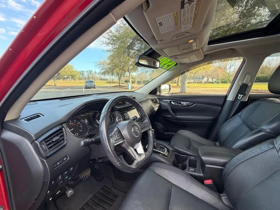 2017 Nissan Rogue - Image 9 of 21