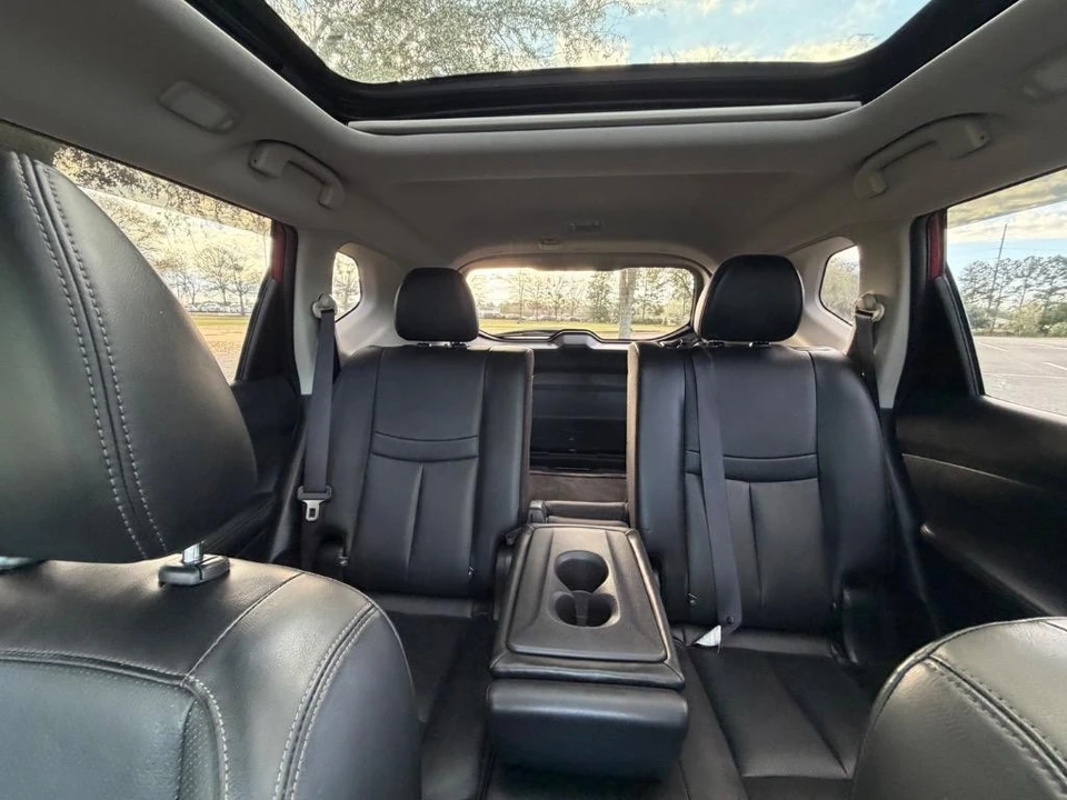 2017 Nissan Rogue - Image 20 of 21