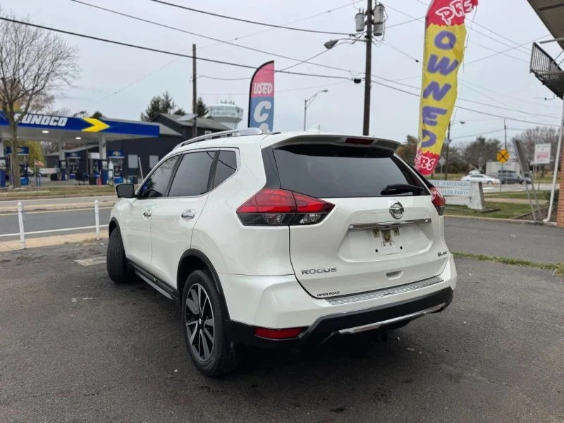 2017 Nissan Rogue - Image 11 of 12