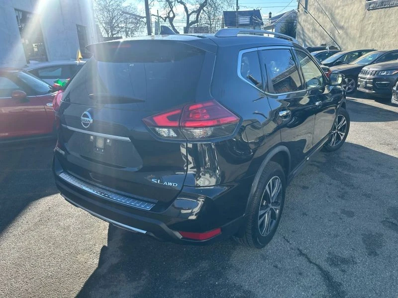 2017 Nissan Rogue - Image 6 of 12