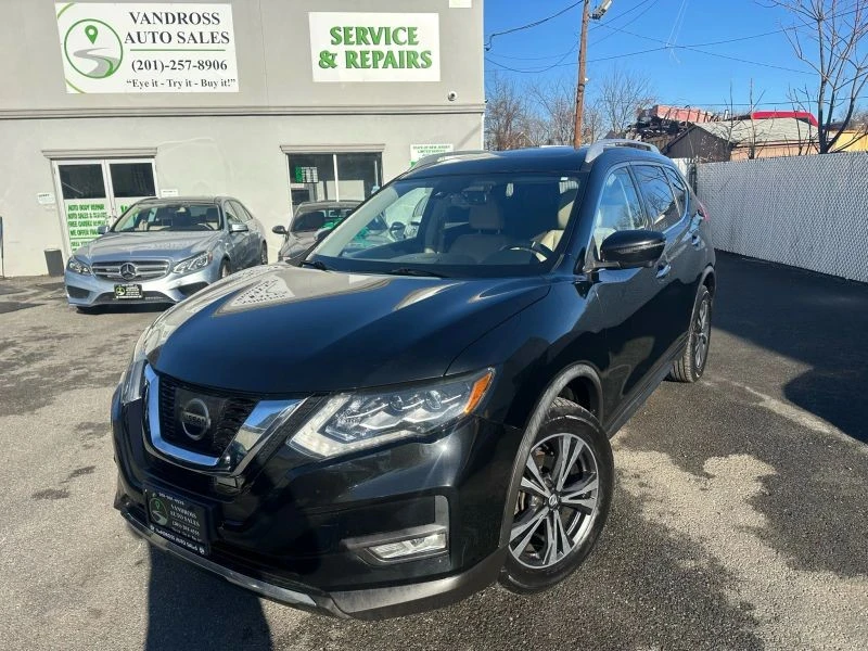 2017 Nissan Rogue - Image 2 of 12