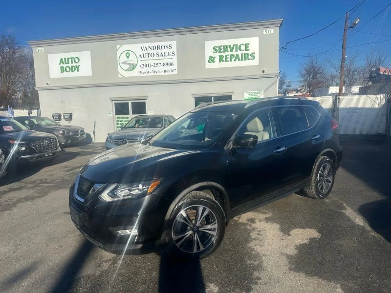 2017 Nissan Rogue - Image 2 of 12