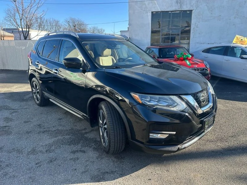 2017 Nissan Rogue - Image 4 of 12