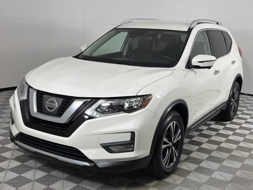 2017 Nissan Rogue - Image 10 of 12