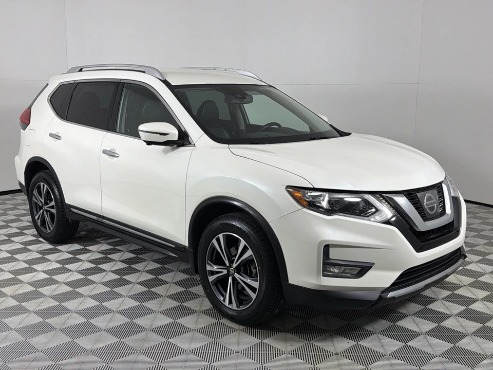 2017 Nissan Rogue - Image 3 of 12
