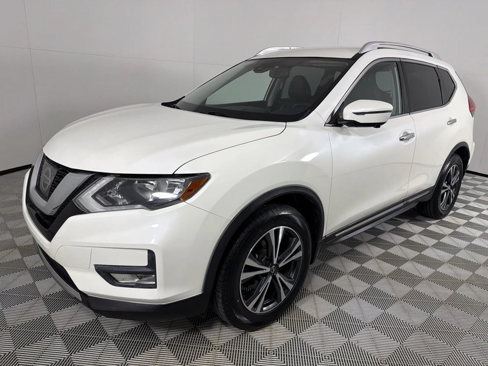 2017 Nissan Rogue - Image 9 of 12