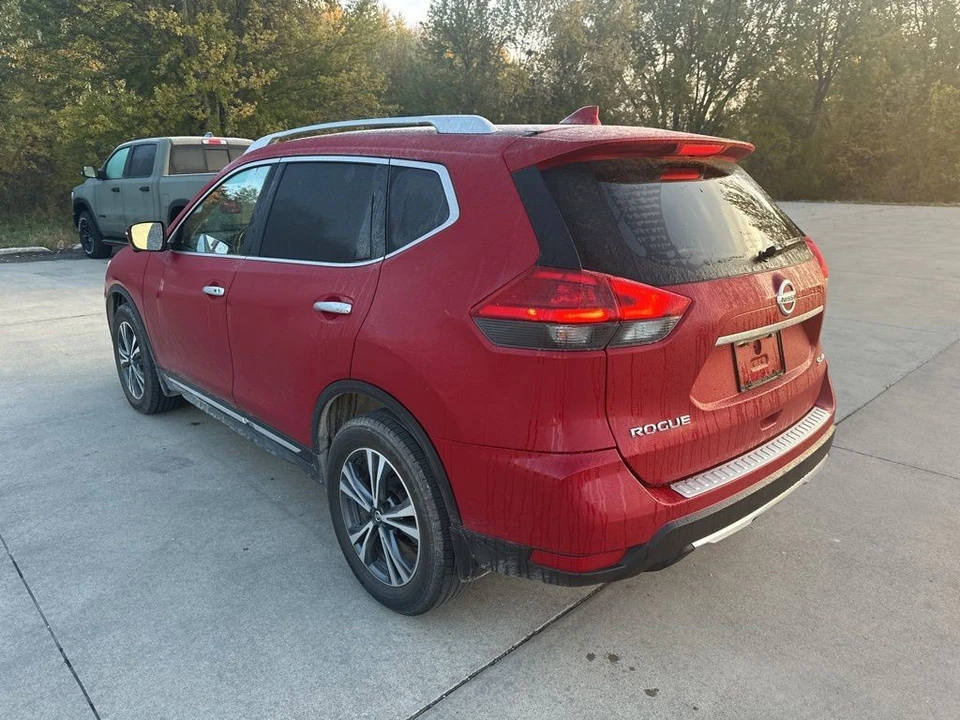 2017 Nissan Rogue - Image 9 of 12