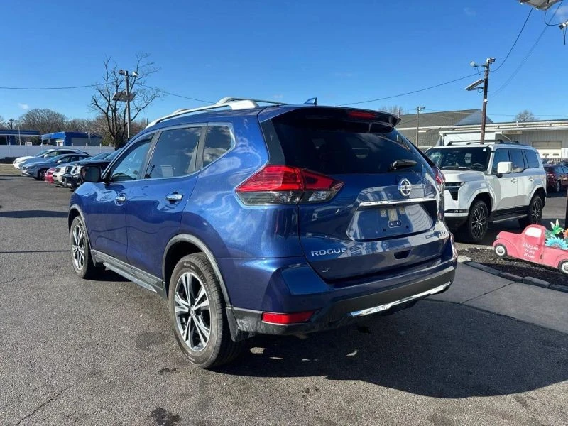2017 Nissan Rogue - Image 4 of 12
