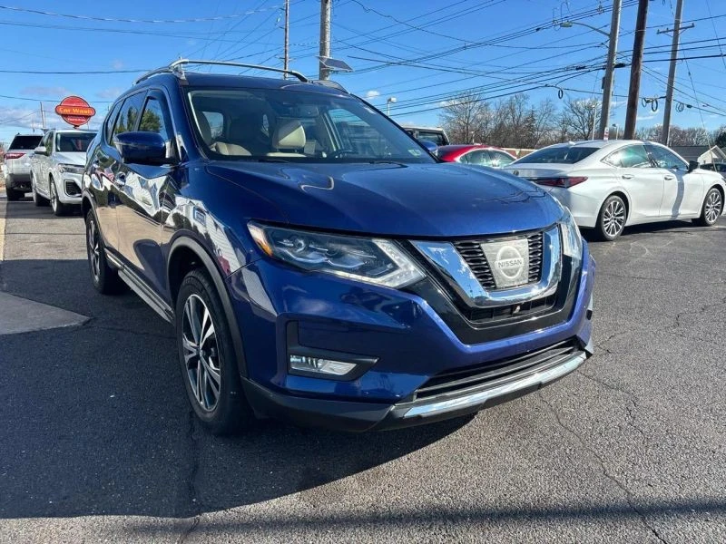 2017 Nissan Rogue - Image 10 of 12